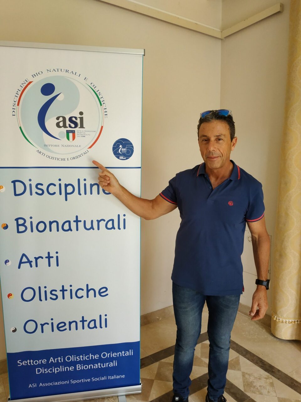 Alessandro Schiasselloni durante un congresso ASI come docente di discipline bio-naturali