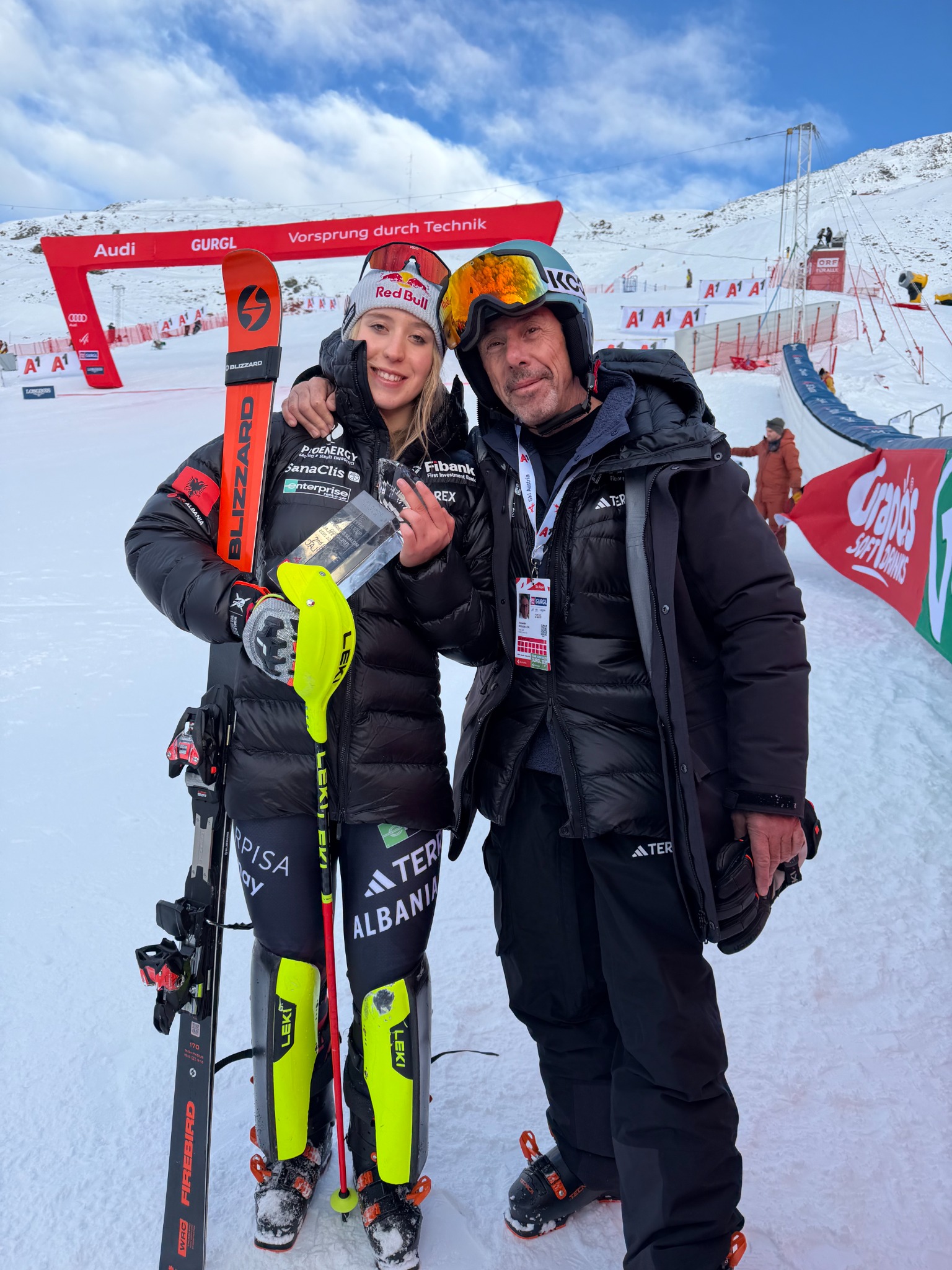 Alessandro Schiasselloni con Lara Colturi a Gurgl durante la Coppa del Mondo